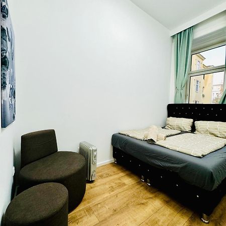 Cozy 9Br Shared Apartment, Only 12Min Walk To Augarten Wien Ngoại thất bức ảnh