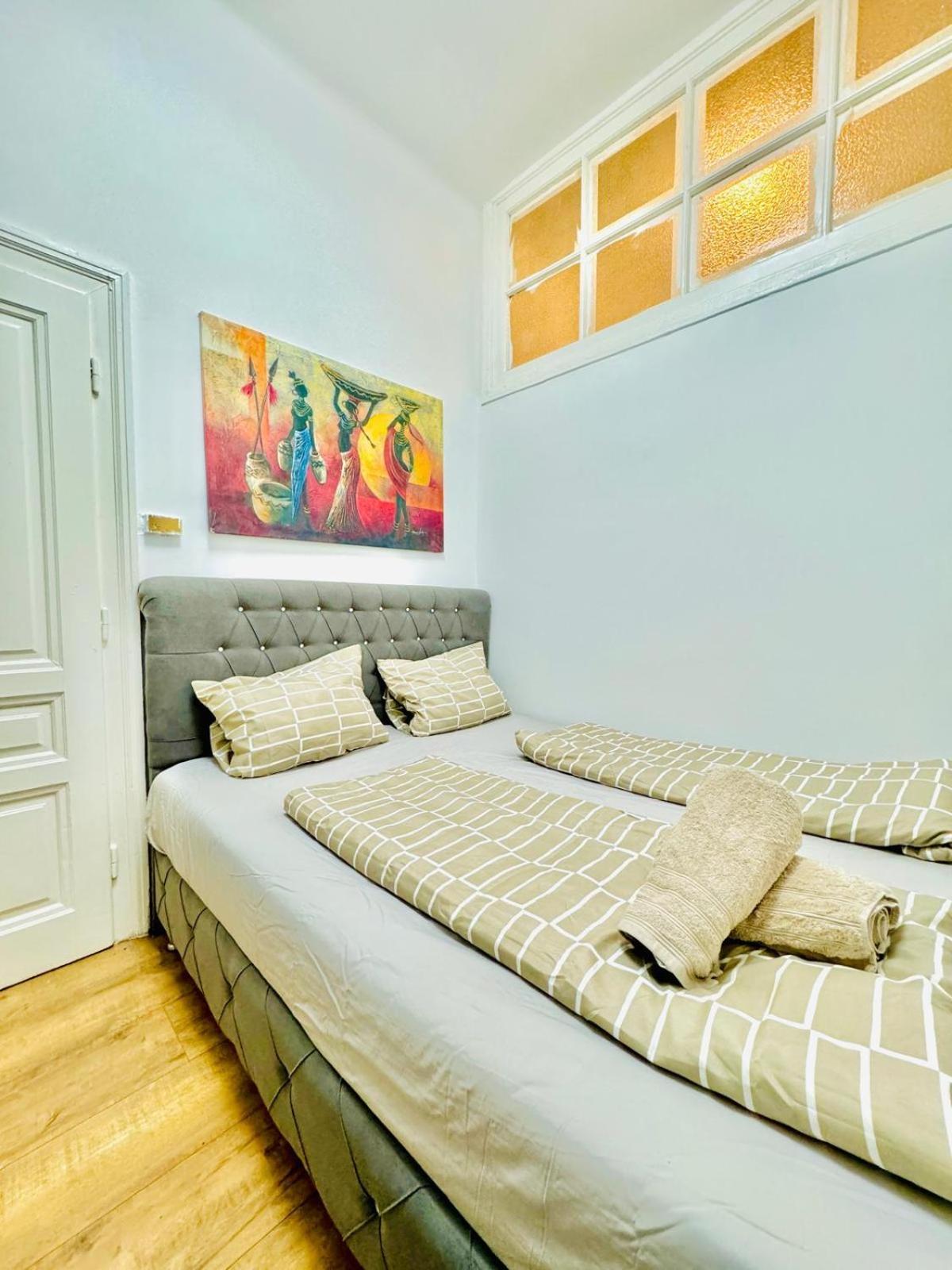 Cozy 9Br Shared Apartment, Only 12Min Walk To Augarten Wien Ngoại thất bức ảnh