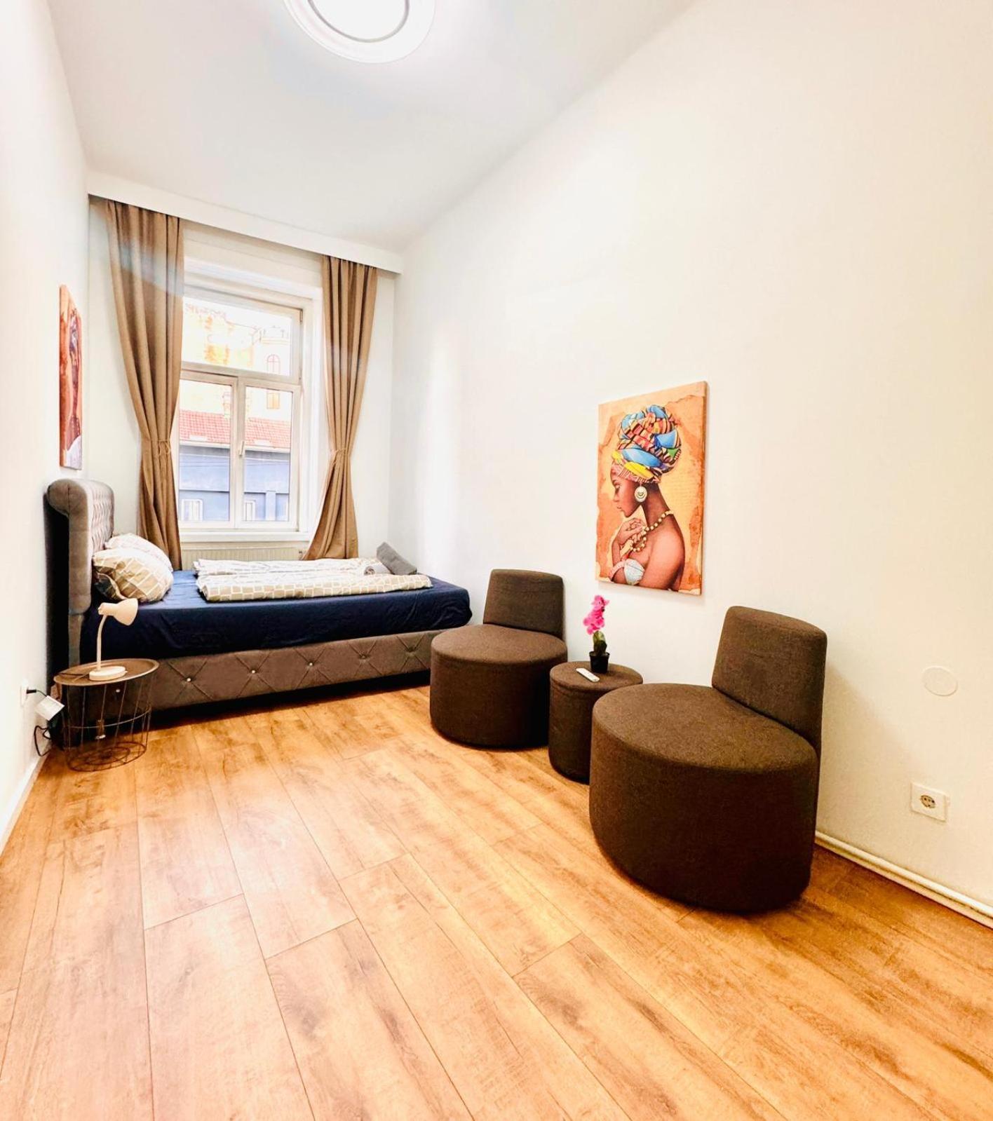 Cozy 9Br Shared Apartment, Only 12Min Walk To Augarten Wien Ngoại thất bức ảnh