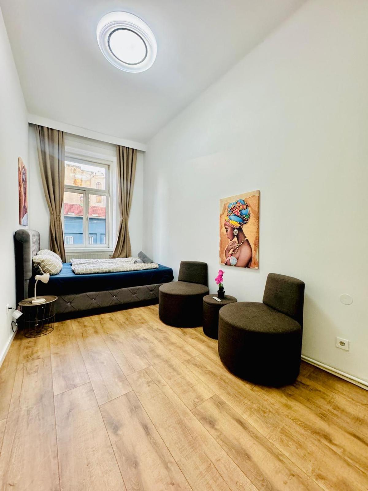 Cozy 9Br Shared Apartment, Only 12Min Walk To Augarten Wien Ngoại thất bức ảnh