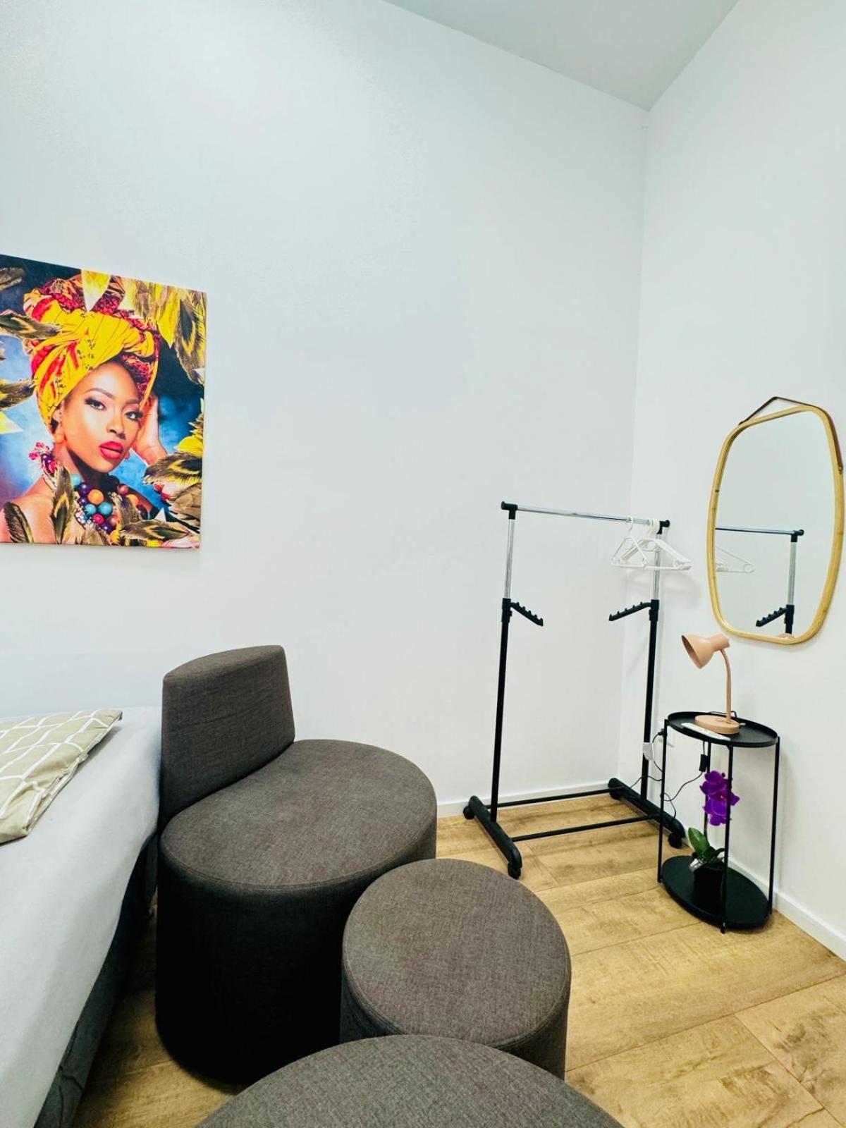 Cozy 9Br Shared Apartment, Only 12Min Walk To Augarten Wien Ngoại thất bức ảnh