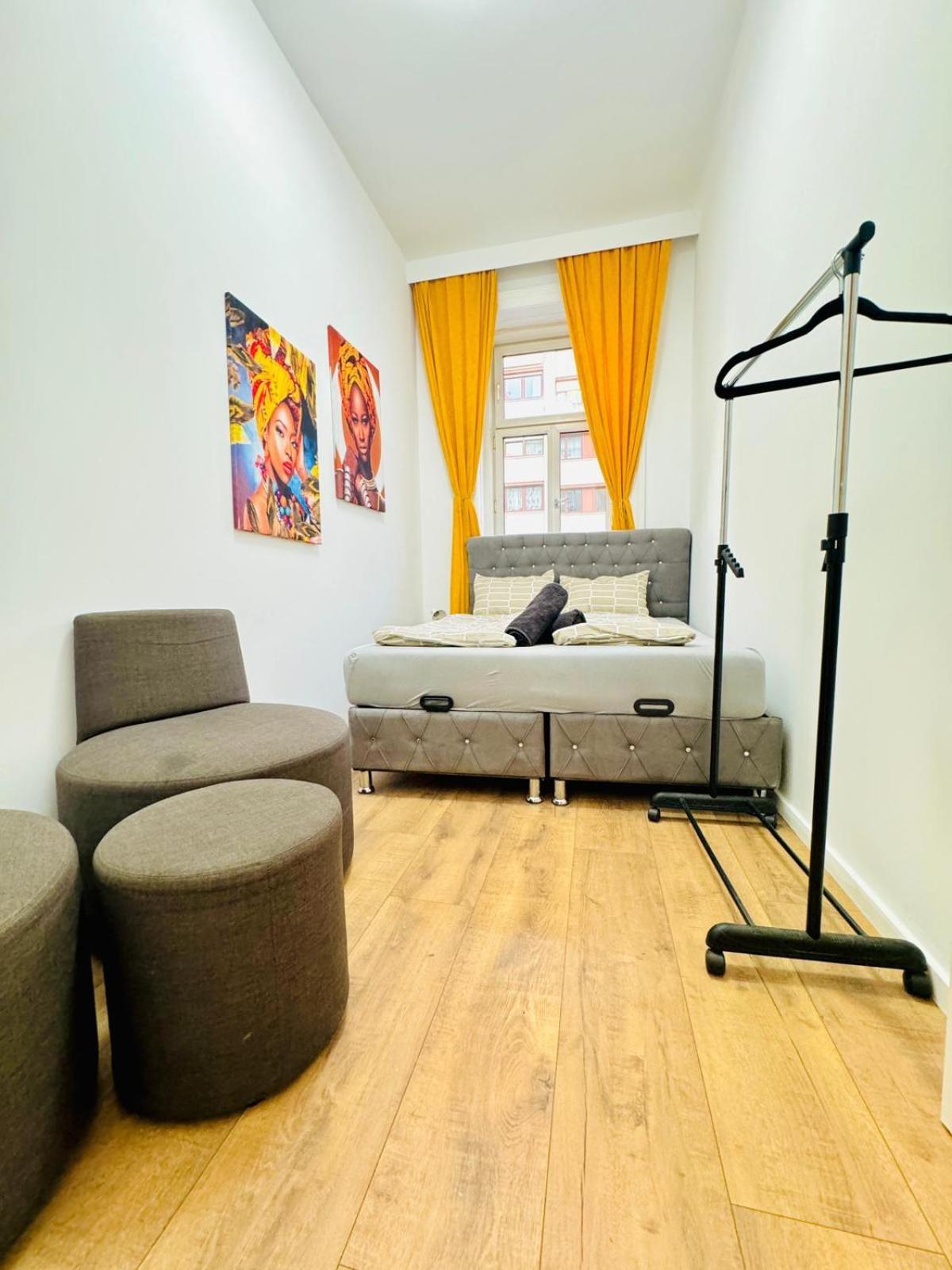 Cozy 9Br Shared Apartment, Only 12Min Walk To Augarten Wien Ngoại thất bức ảnh