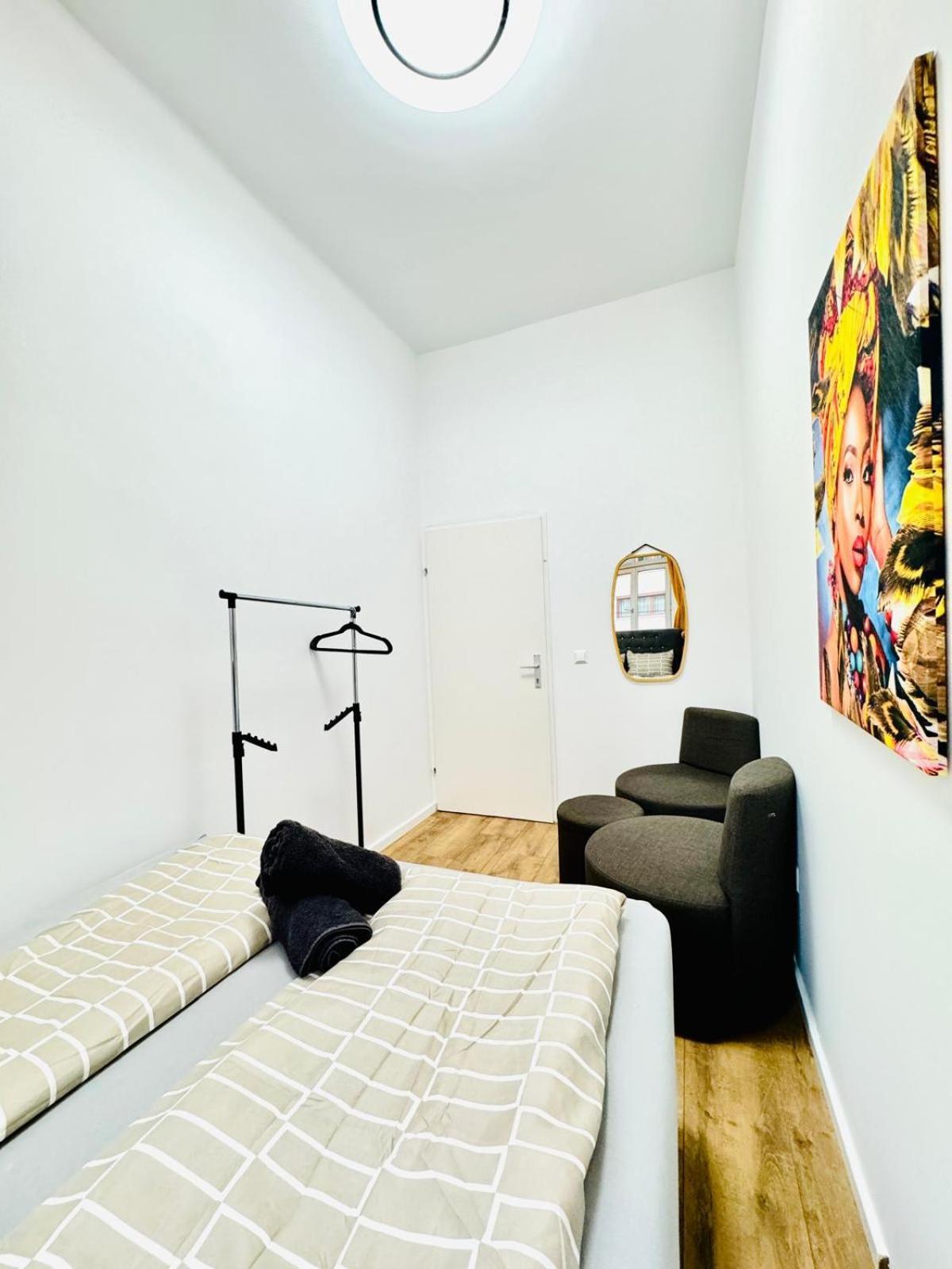 Cozy 9Br Shared Apartment, Only 12Min Walk To Augarten Wien Ngoại thất bức ảnh