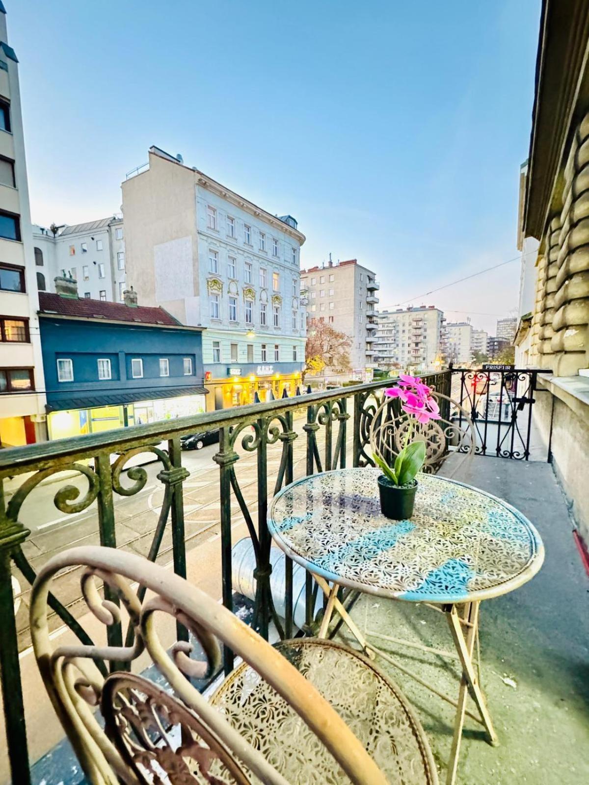 Cozy 9Br Shared Apartment, Only 12Min Walk To Augarten Wien Ngoại thất bức ảnh