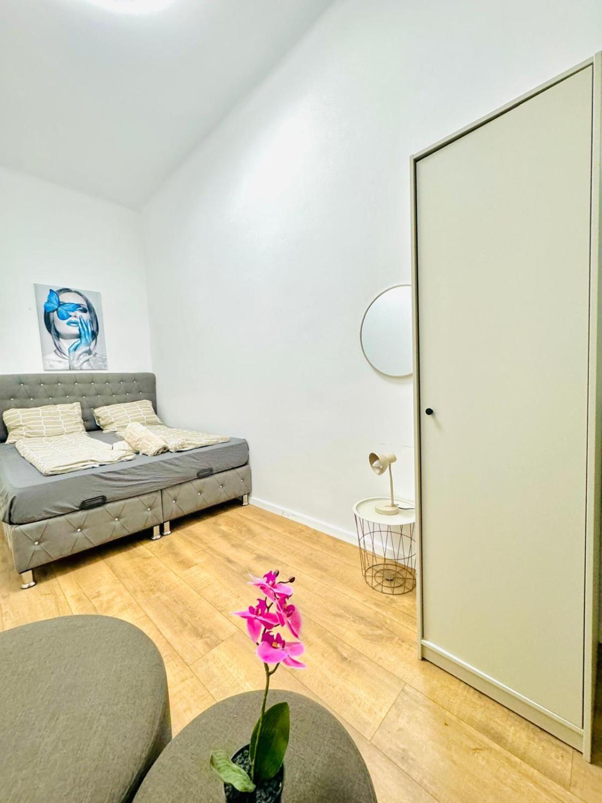Cozy 9Br Shared Apartment, Only 12Min Walk To Augarten Wien Ngoại thất bức ảnh
