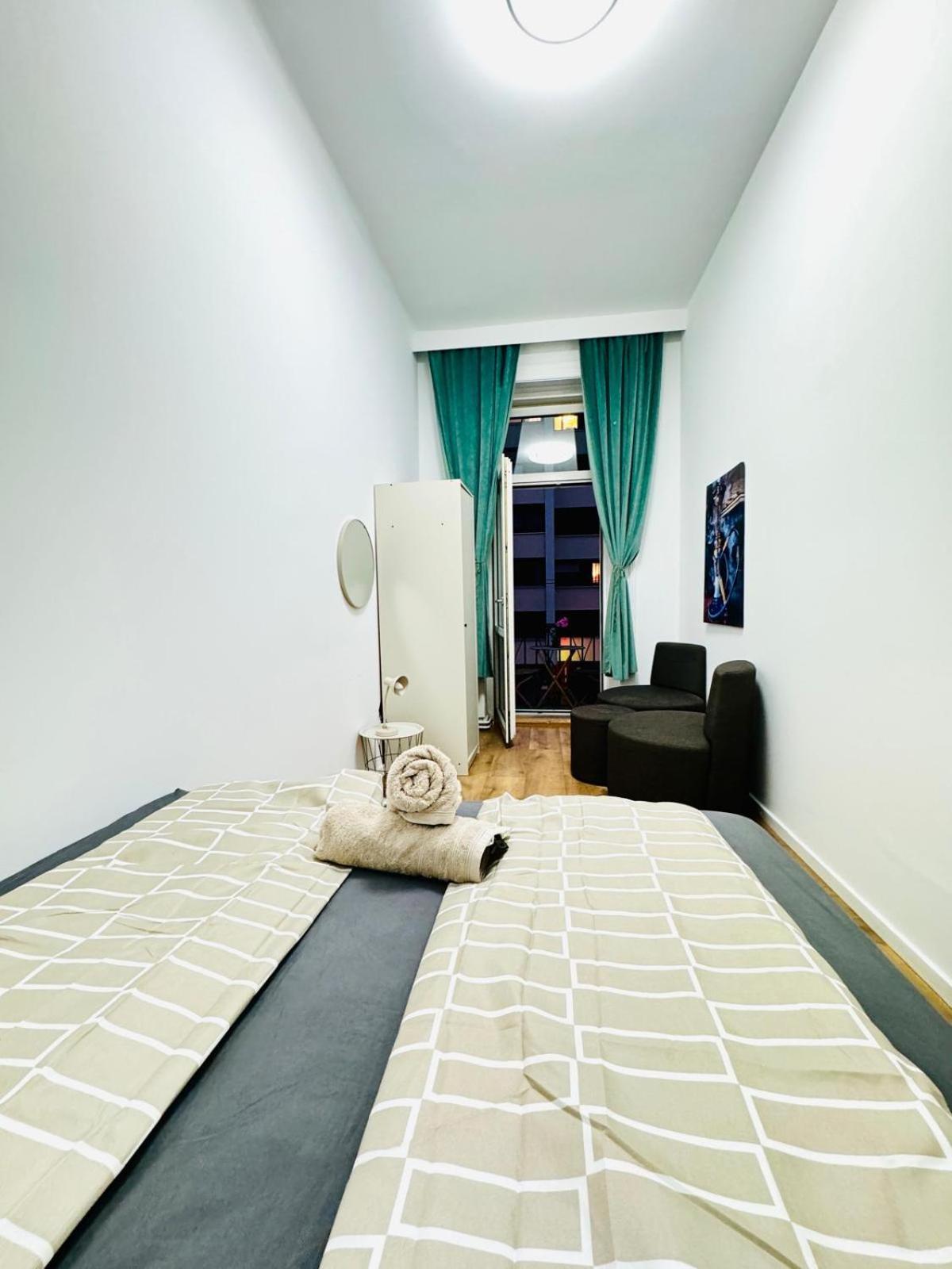 Cozy 9Br Shared Apartment, Only 12Min Walk To Augarten Wien Ngoại thất bức ảnh