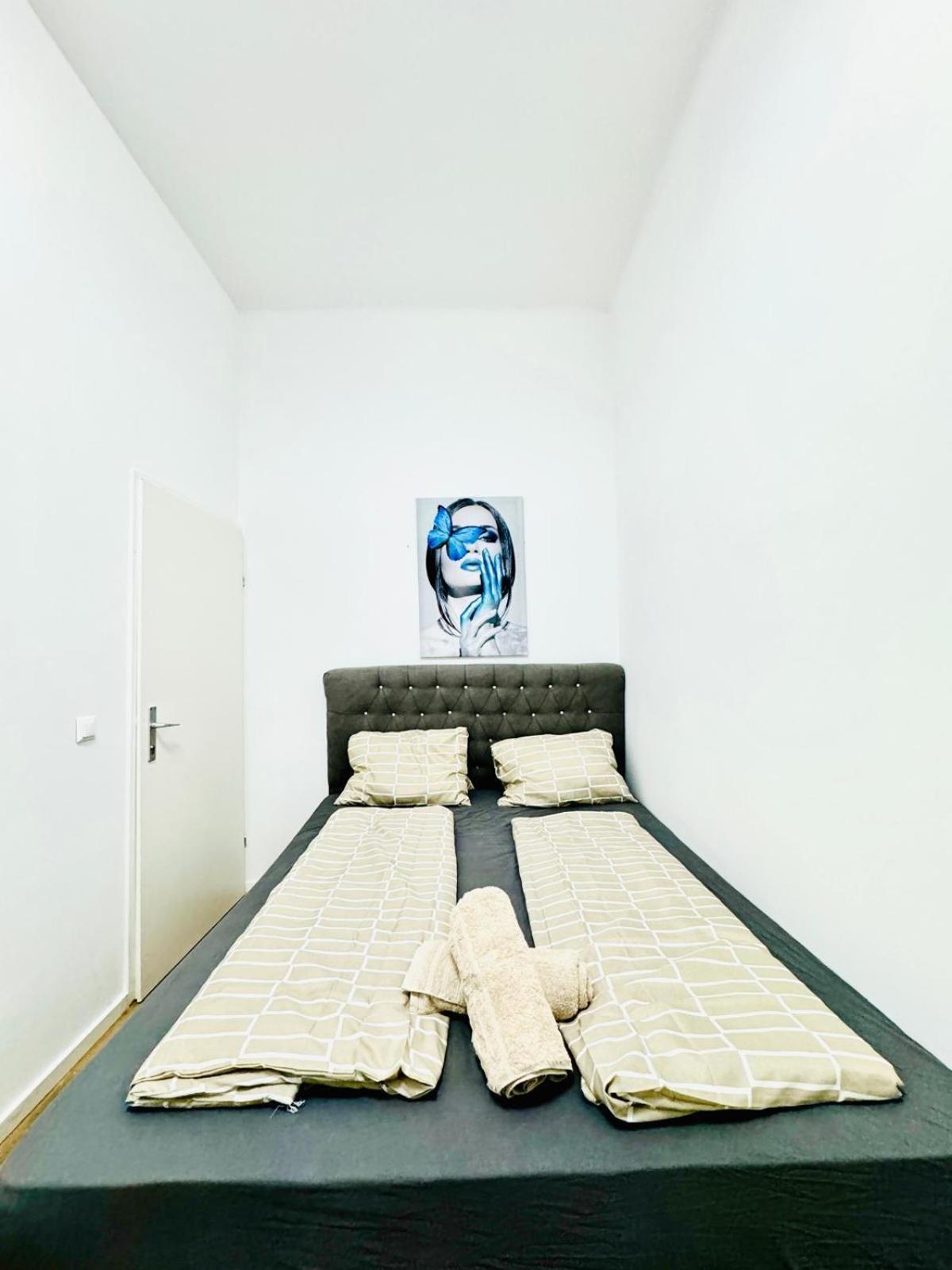 Cozy 9Br Shared Apartment, Only 12Min Walk To Augarten Wien Ngoại thất bức ảnh