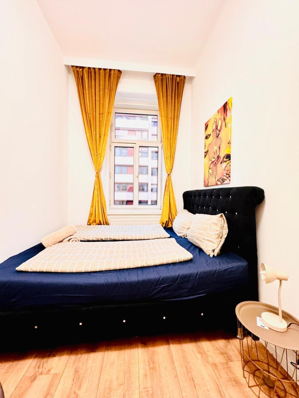 Cozy 9Br Shared Apartment, Only 12Min Walk To Augarten Wien Ngoại thất bức ảnh