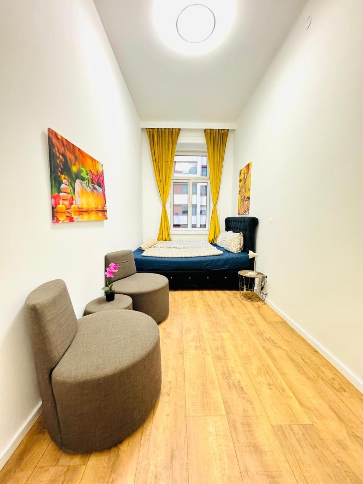 Cozy 9Br Shared Apartment, Only 12Min Walk To Augarten Wien Ngoại thất bức ảnh