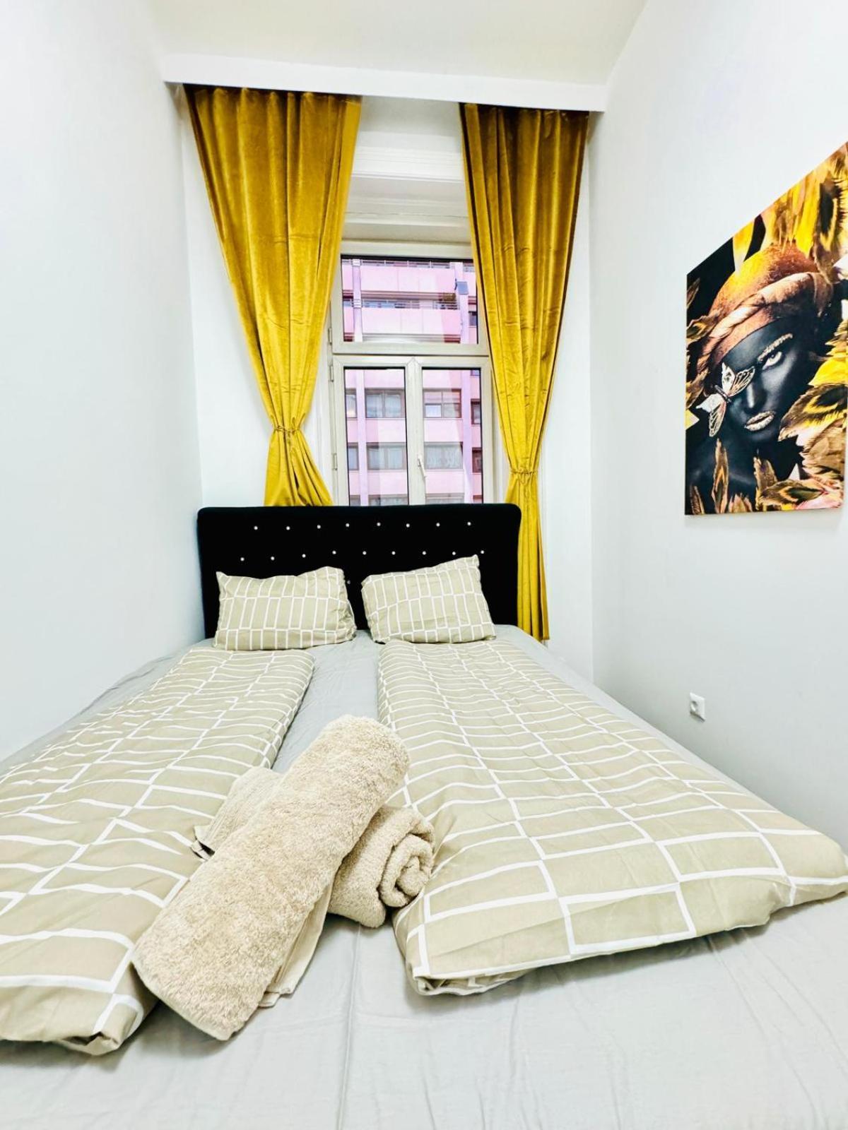 Cozy 9Br Shared Apartment, Only 12Min Walk To Augarten Wien Ngoại thất bức ảnh