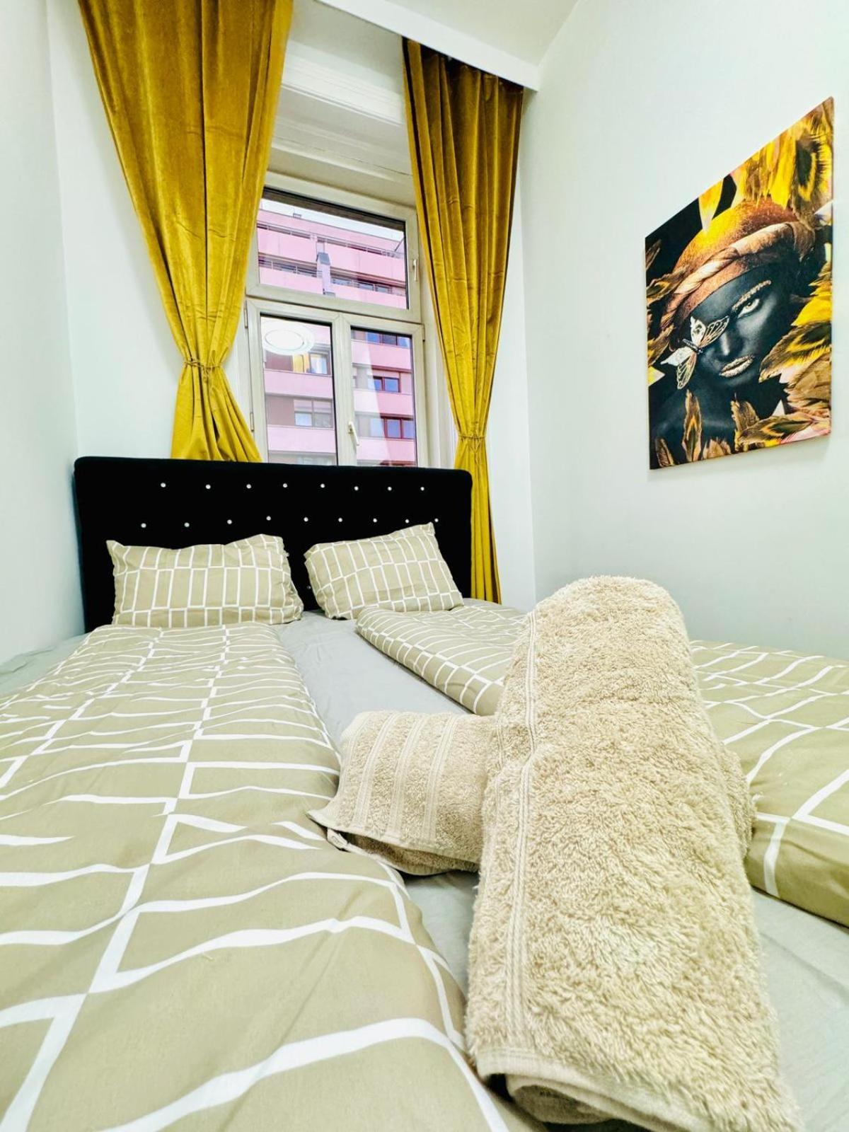 Cozy 9Br Shared Apartment, Only 12Min Walk To Augarten Wien Ngoại thất bức ảnh