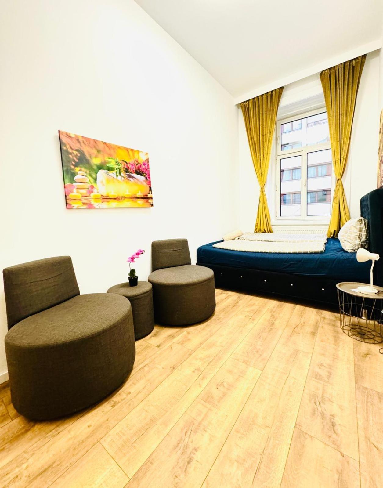 Cozy 9Br Shared Apartment, Only 12Min Walk To Augarten Wien Ngoại thất bức ảnh